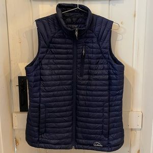Women’s Navy Medium LL Bean 850 Down Sweater Vest